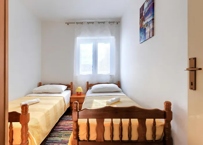 Perkovic-3 By Interhome Medolino