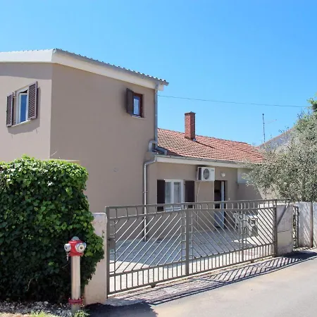 Perkovic-3 By Interhome *