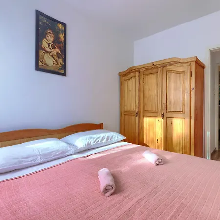 Apartamento Perkovic-3 By Interhome