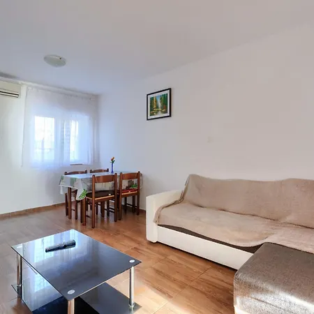 Apartamento Perkovic-3 By Interhome *